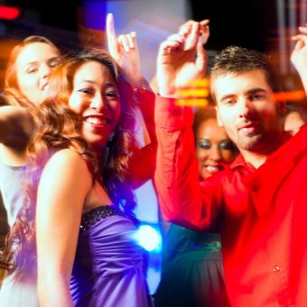connect with new tokyo nightclub friends using sakura mobile sim and wifi