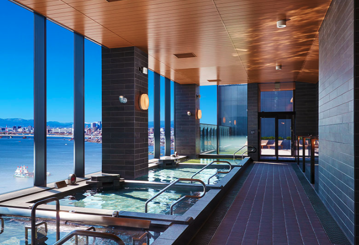Image of the onsen available in the Haneda Airport grand spa