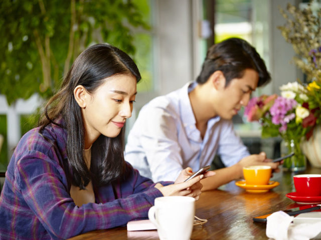 Want to Meet People in Japan? From OKCupid to TraveRing, Try These Social Apps!