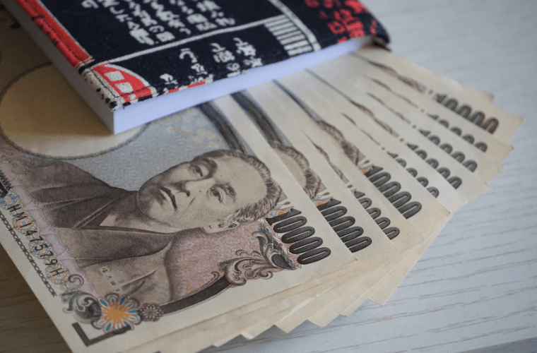 Japanese Yen - jun rong loo